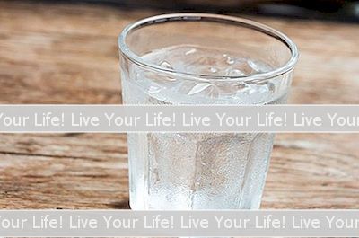 Hvordan Man Drager Fordel Af At Drikke Mineralvand