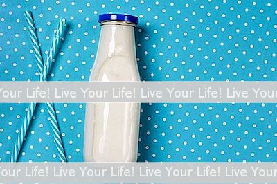 Wie Man Milch In Glasflaschen Einfriert