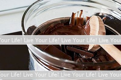 Bir Çift Kazan Olmadan Çikolata Nasıl Eritilir