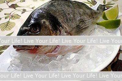 新鮮な魚から魚臭い匂いを取り除く方法