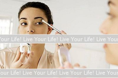Make-Up In 10 Einfachen Schritten Anwenden