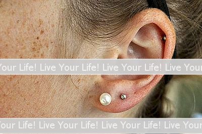 So Entfernen Sie Ohrringe Von Piercings Zum Ersten Mal