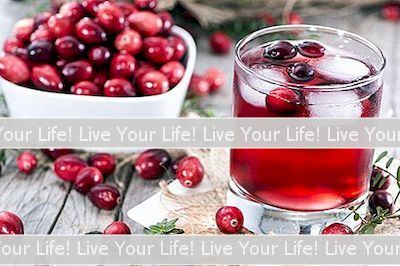蔓越莓汁会在您的系统中摆脱酒精吗？